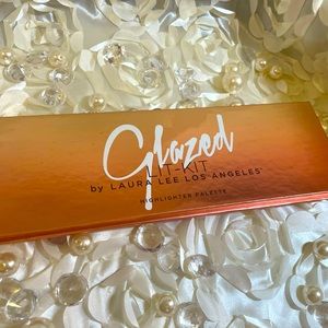 Lara Lee Los Angeles 💎Glazed Highlighter Palette